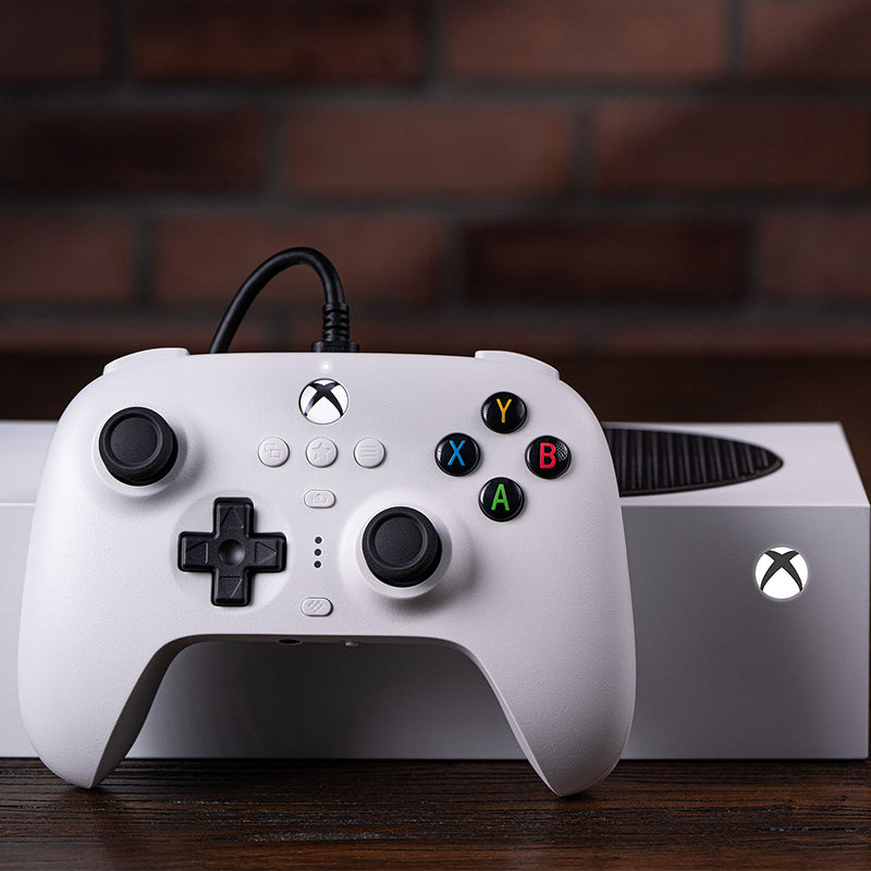 8BitDo Ultimate Wired Controller for Xbox (Hall Effect Joystick) - Gamepad Design for Flexible Everyday Play