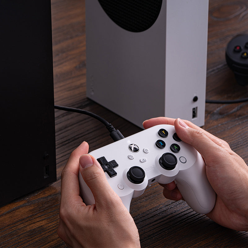 8BitDo Pro 2 Wired Controller for Xbox (Hall Effect joysticks) - Gamepad Design for Flexible Everyday Play