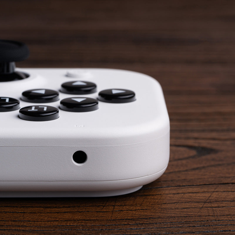 8BitDo Lite SE 2.4G Wireless Controller for Xbox - Gamepad Design for Flexible Everyday Play