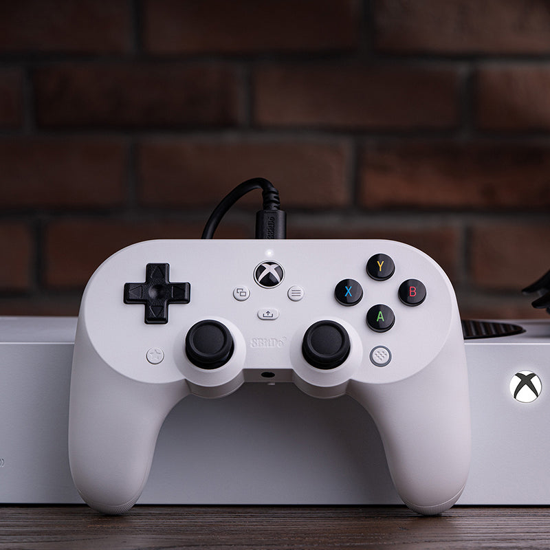 8BitDo Pro 2 Wired Controller for Xbox (Hall Effect joysticks) - Gamepad Design for Flexible Everyday Play
