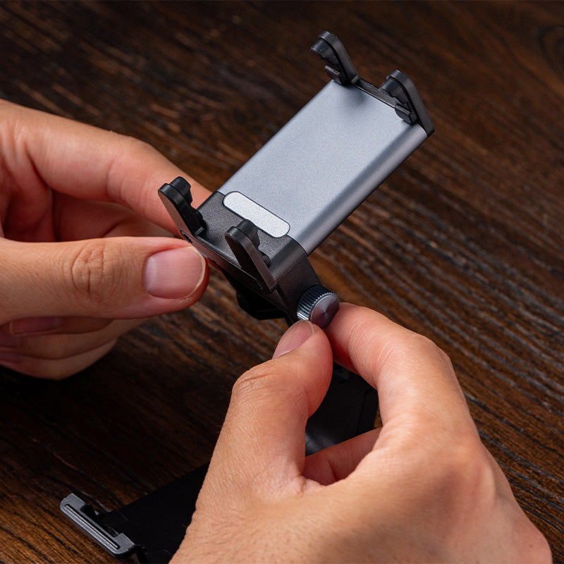 8BitDo Mobile Gaming Clip for Xbox Controllers - Controller Mount Edition for Mobile Gaming
